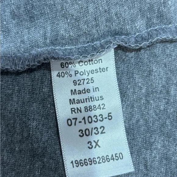 Woman within Round neck Tee - Picture 4 of 4